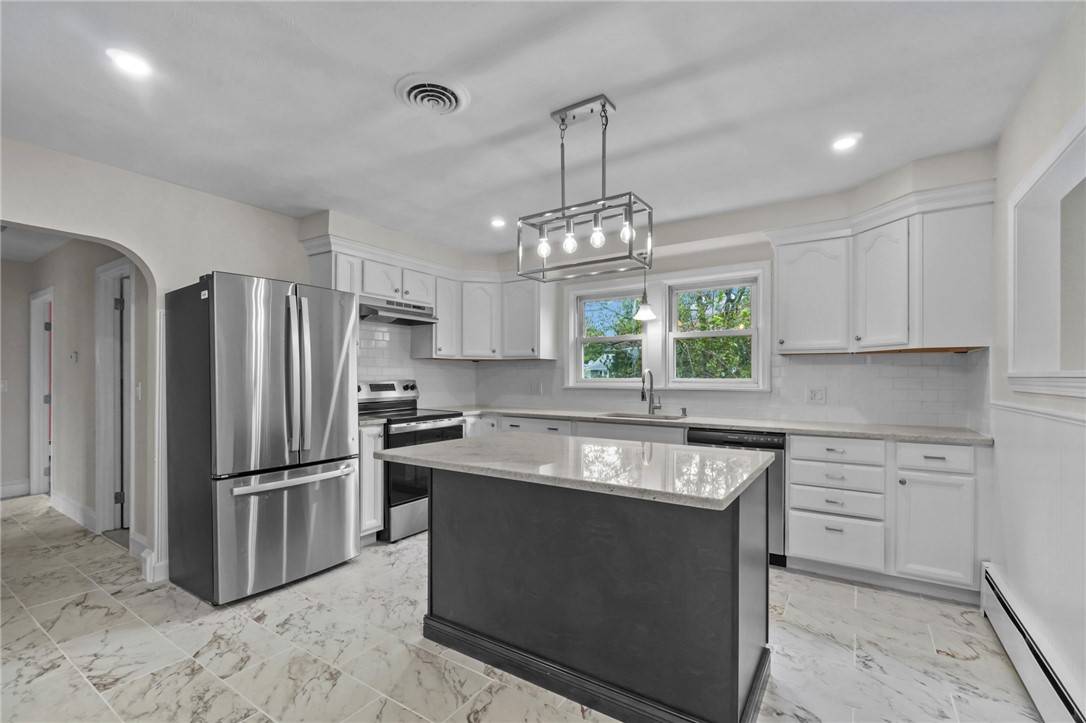 42 Belcourt AVE, North Providence, RI 02911