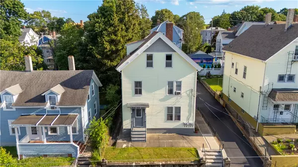 44 Highland ST, Pawtucket, RI 02860