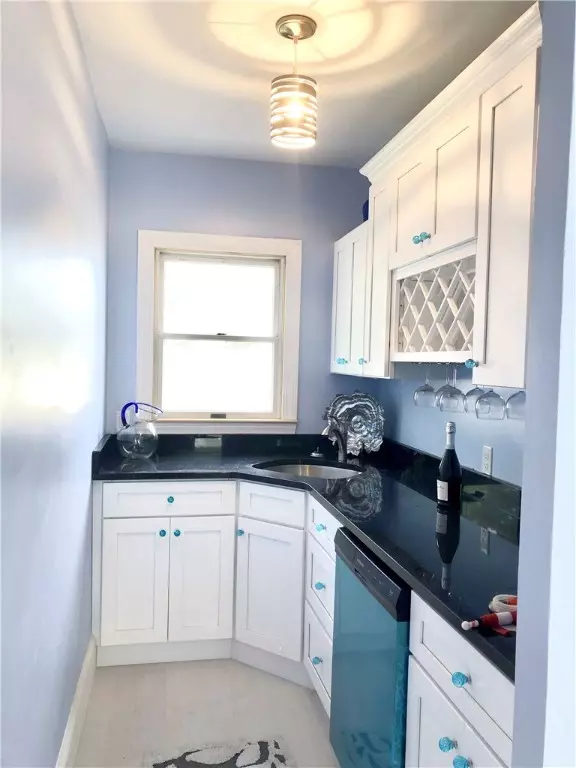 Warwick, RI 02886,20 North ST