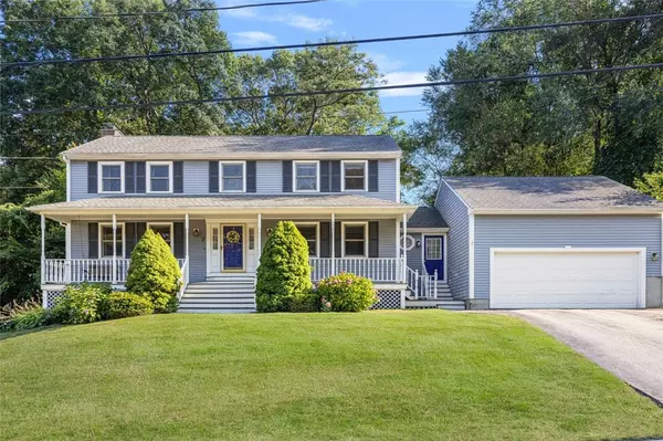 7 Crestwood LN, Lincoln, RI 02865