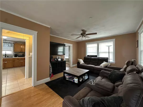 Providence, RI 02907,32 Stadden ST