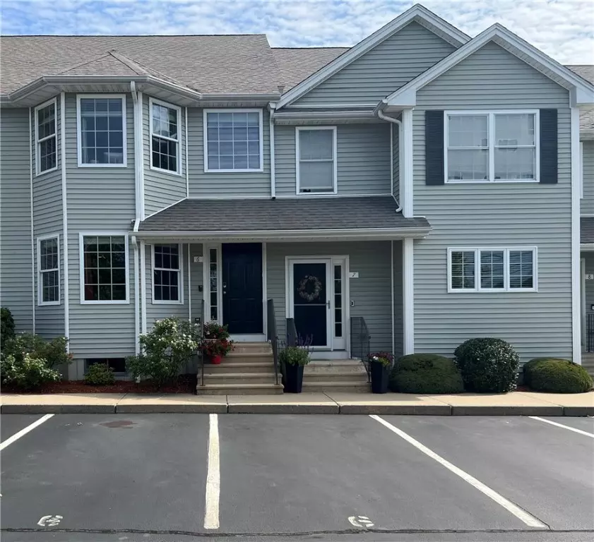 Pawtucket, RI 02861,660 Cottage ST #6