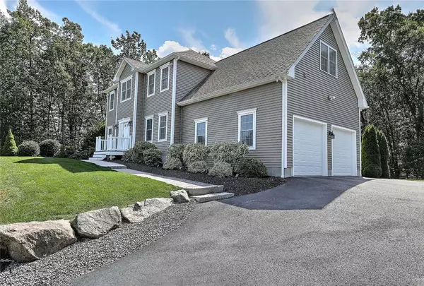 Smithfield, RI 02917,12 Carltons TRL