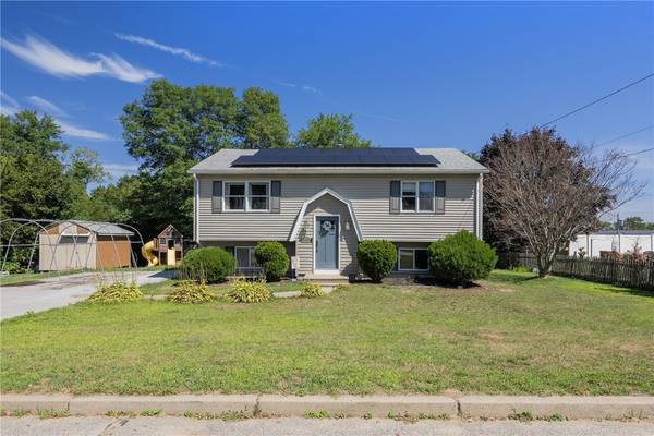 13 Quill DR, West Warwick, RI 02893