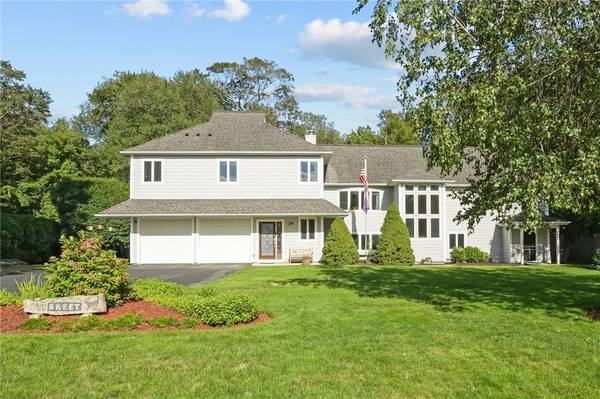 34 Arrow LN, North Kingstown, RI 02852
