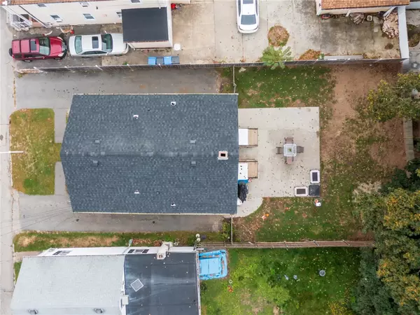 Cranston, RI 02910,124 Pleasant ST