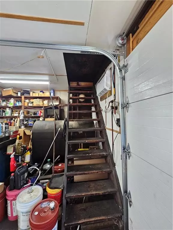 South Kingstown, RI 02879,2196 Post RD