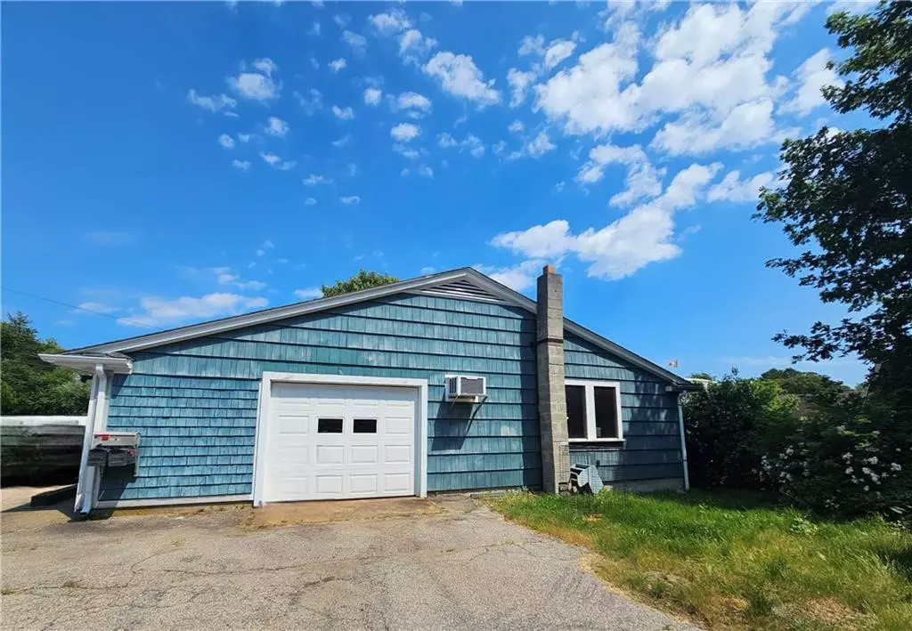 South Kingstown, RI 02879,2196 Post RD