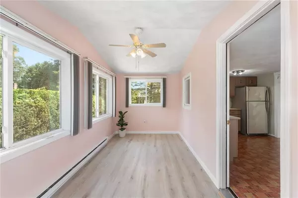 West Warwick, RI 02893,19 Cantara ST