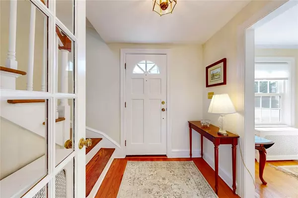 East Providence, RI 02916,40 Upyonda WAY