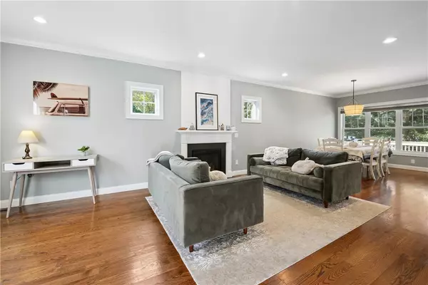 Narragansett, RI 02874,10 Twin Leaf TRL