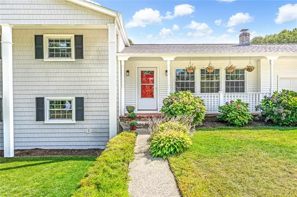 Smithfield, RI 02828,1 Appletown RD