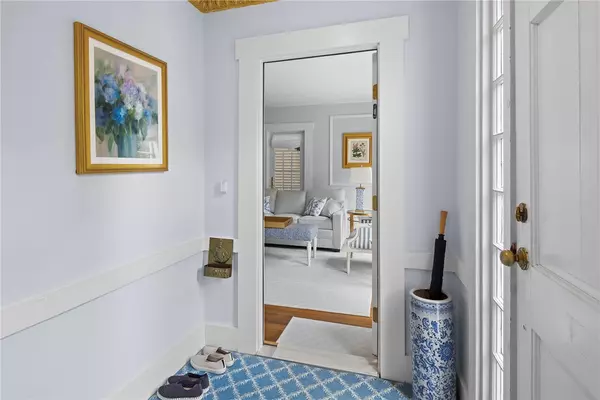 Newport, RI 02840,5 Pell ST