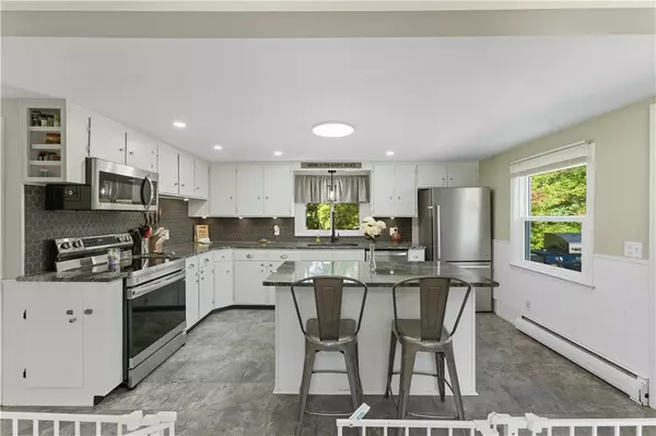 North Smithfield, RI 02896,50 Litzen RD