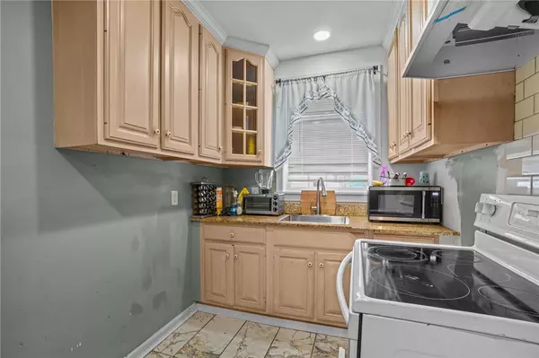 Pawtucket, RI 02861,108 Perrin AVE