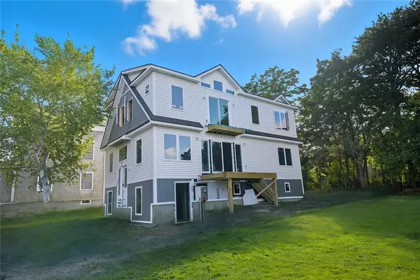 Newport, RI 02840,91 Houston AVE