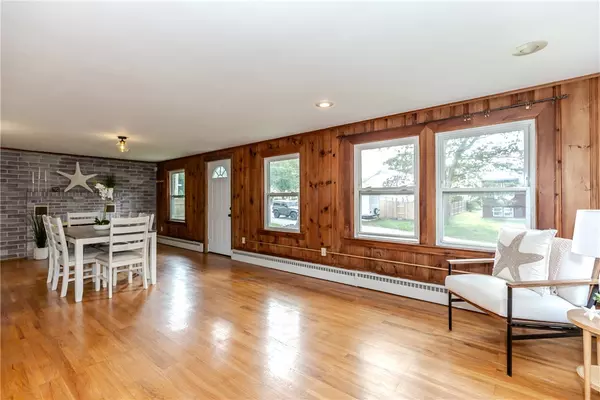 Warwick, RI 02886,35 Saratoga RD