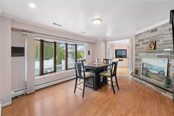 Cranston, RI 02920,446 Budlong RD