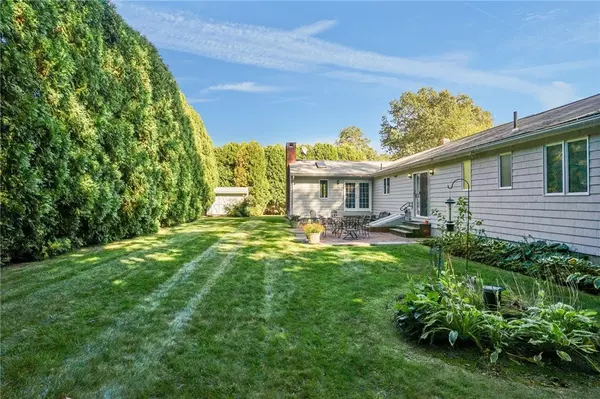 West Warwick, RI 02893,52 Bayview DR