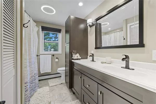 North Providence, RI 02911,30 Intervale AVE