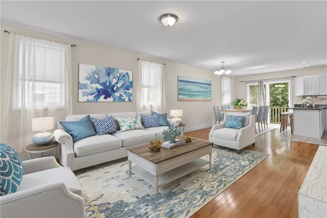 Portsmouth, RI 02871,32 Seafare LN