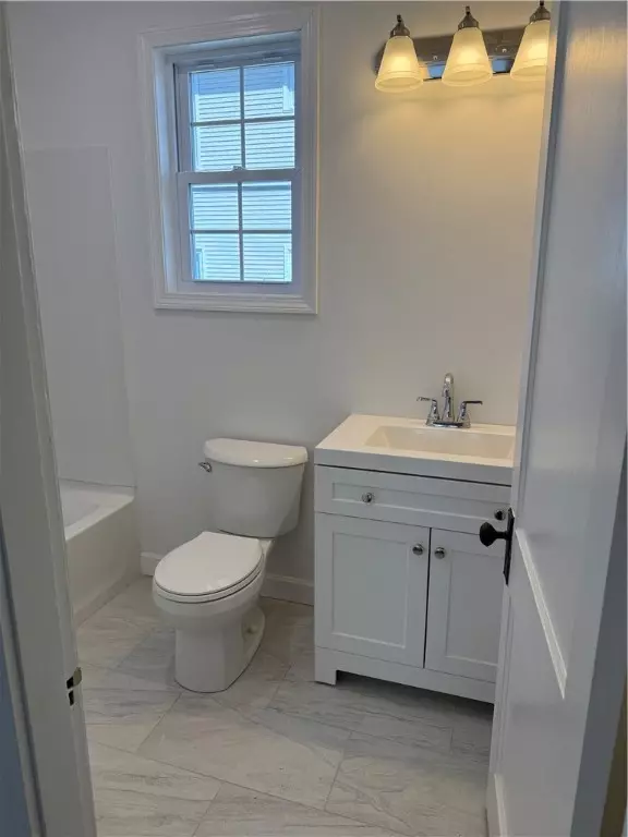 East Providence, RI 02914,661 N Broadway WAY