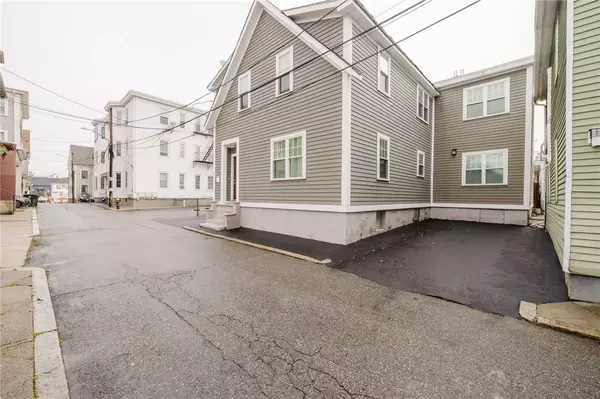 Providence, RI 02903,7 Pequot ST