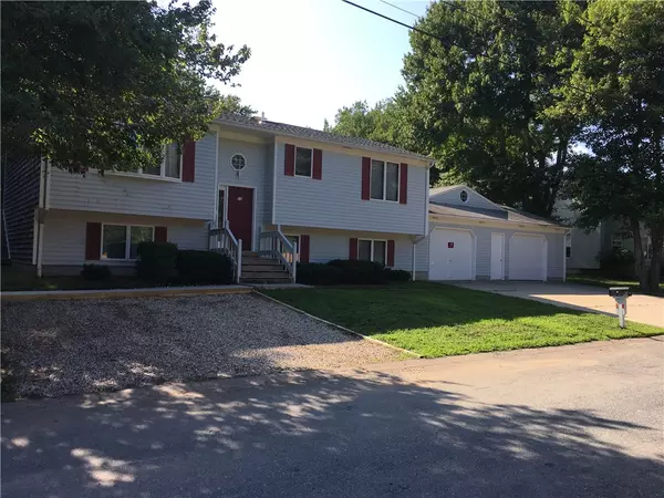 29 Salem TRL, Narragansett, RI 02882