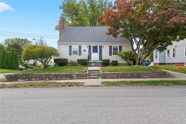 124 Clarence ST, Cranston, RI 02910