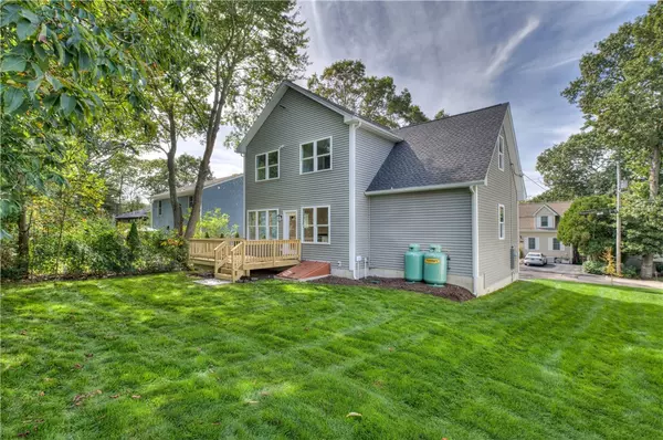 Narragansett, RI 02874,53 Pepper Bush TRL