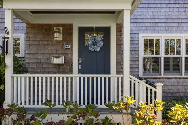 Newport, RI 02840,129 RUGGLES AVE