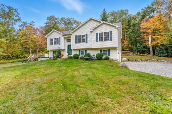 2 Reynolds RD, Glocester, RI 02814