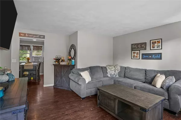 Warwick, RI 02889,15 Obadiah AVE