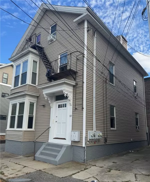10 Africa ST, Providence, RI 02903