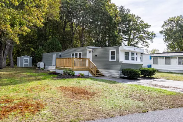 Coventry, RI 02816,17 Park LN