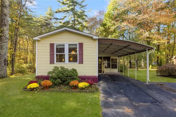 11 Nottingham PL,  Coventry,  RI 02816