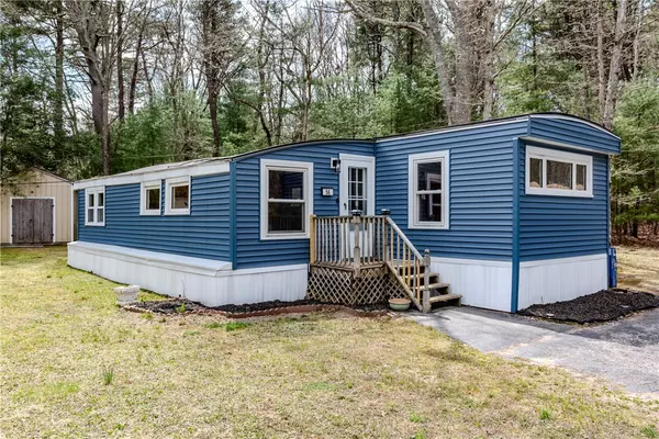 56 Park LN,  Coventry,  RI 02816