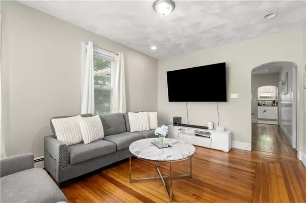 Woonsocket, RI 02895,43 Welles ST