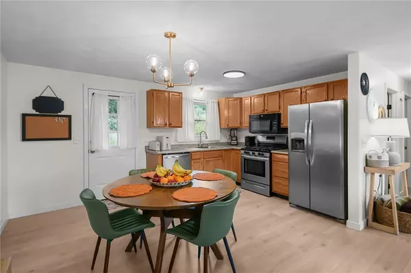 Warwick, RI 02889,9 Chelmsford AVE