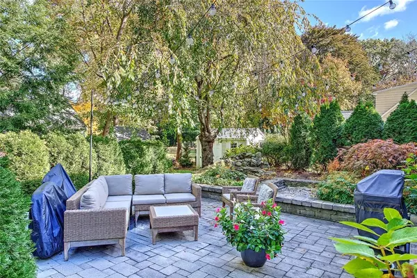 Barrington, RI 02806,15 Lamson RD