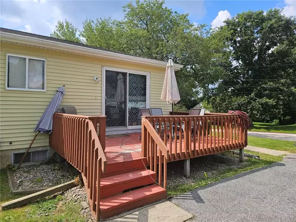 Westerly, RI 02891,15 Meadowview TER