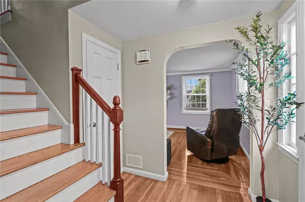 Warwick, RI 02888,126 Fairfax DR