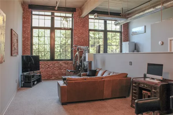 Woonsocket, RI 02895,685 Social ST #211