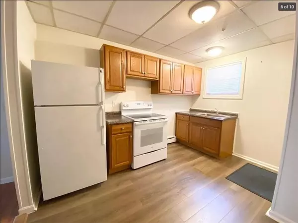 Bristol, RI 02809,153 Bradford ST