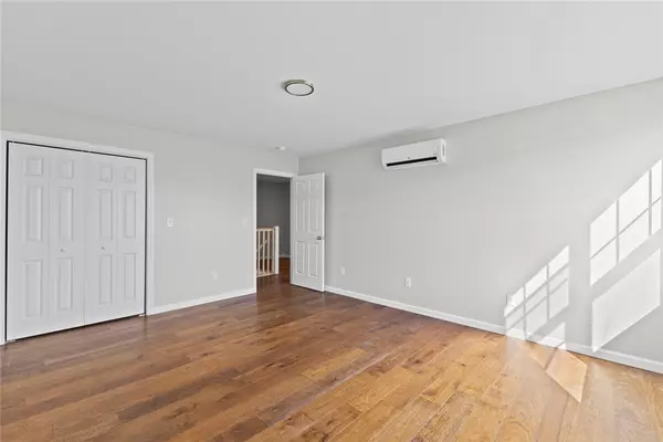 West Warwick, RI 02893,91 Ayda Rose AVE