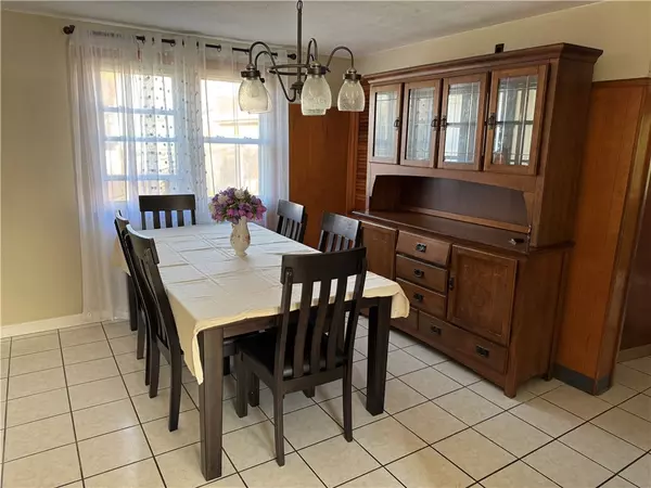 Providence, RI 02904,12 Devon ST