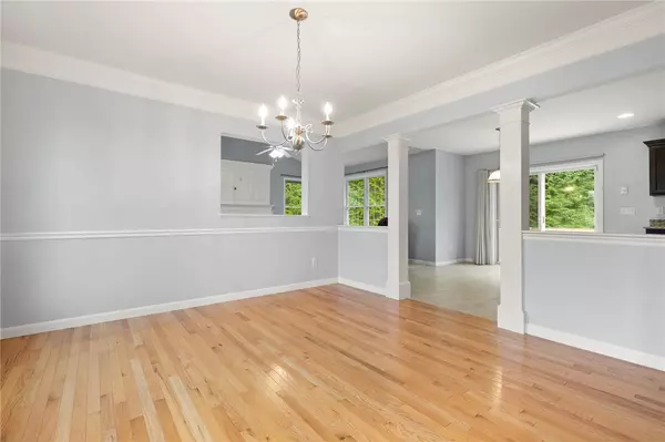 Tiverton, RI 02878,420 Cottrell RD