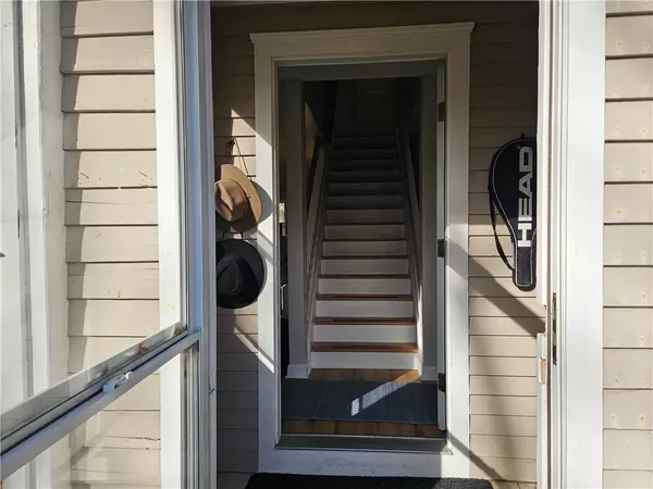 East Greenwich, RI 02818,208 Marlborough ST #4