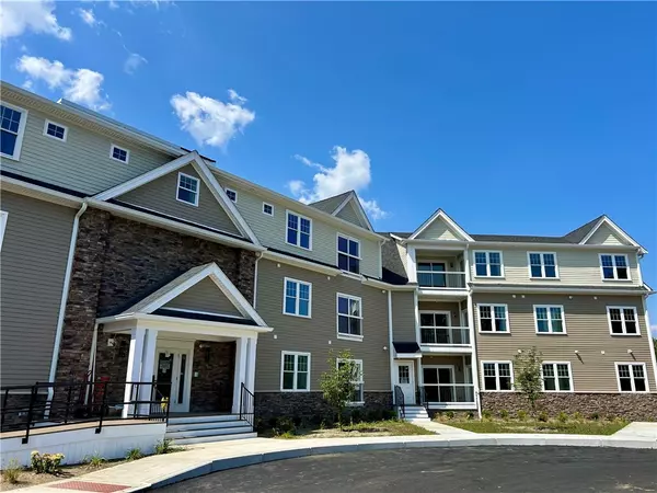 9 Joseph N Zenga Jr BLVD #306, East Greenwich, RI 02818