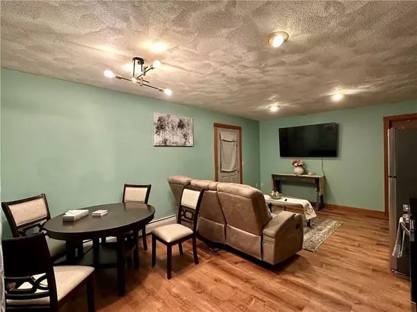 Warwick, RI 02889,44 Beatrice AVE #2